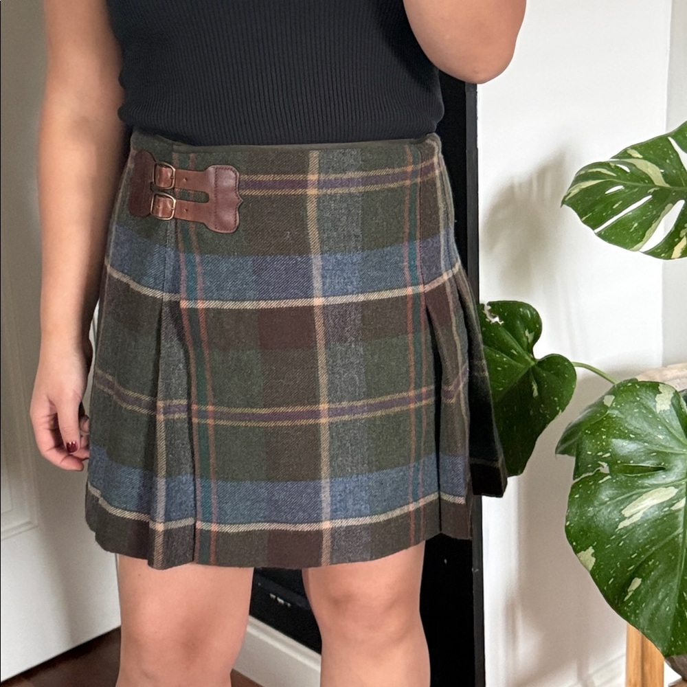 Vintage Ralph Lauren 100% wool pleated plaid wool wrap mini skirt. Size 4-6 - Picture 9 of 9